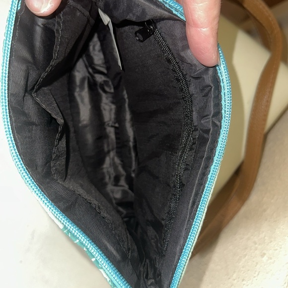 Tiffany Rose wristlet and crossbody - Picture 4 of 7